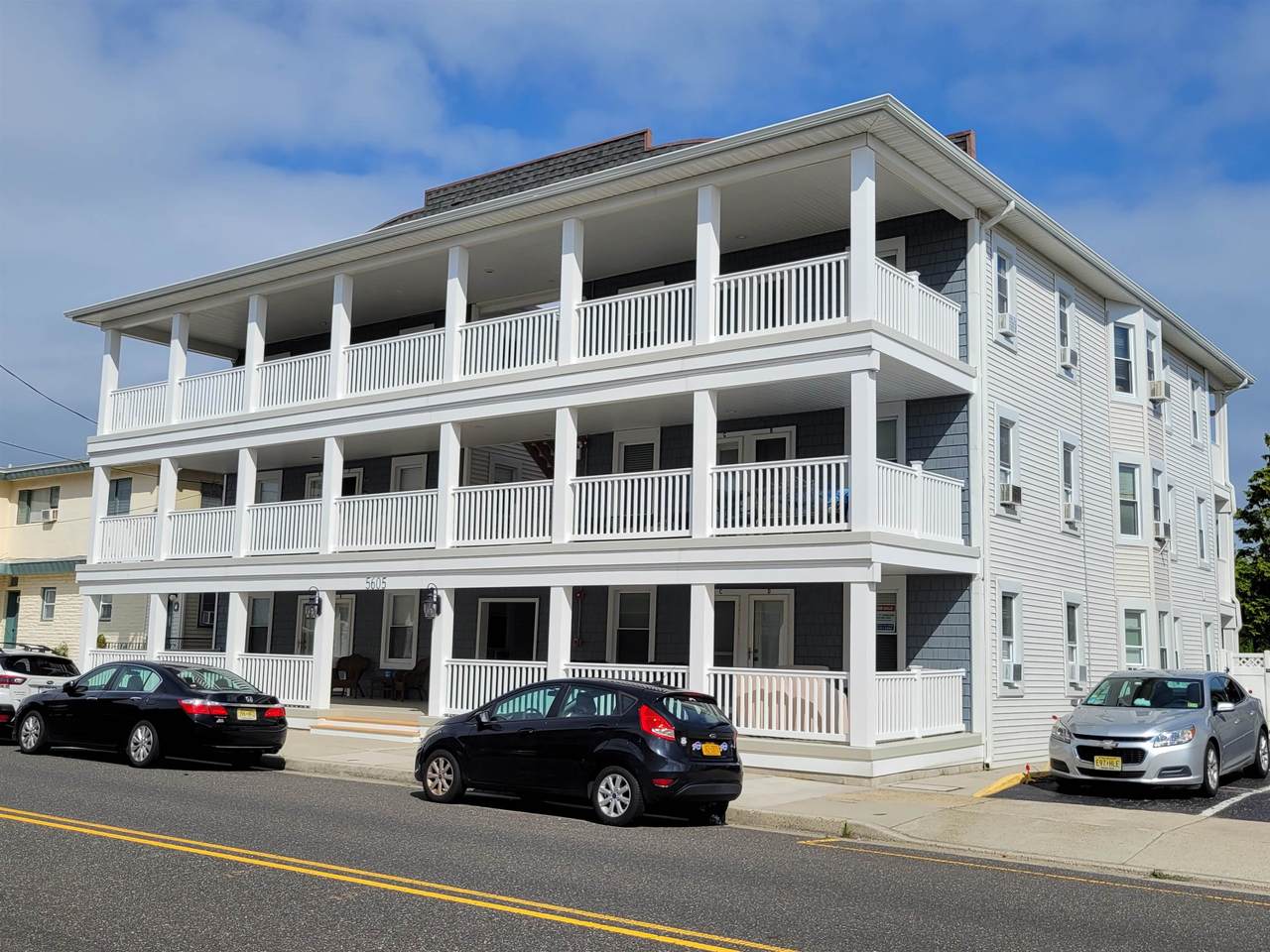 5605 Seaview Avenue - Photo 1