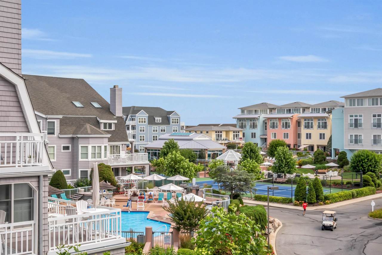 9905 Seapointe Boulevard - Photo 1