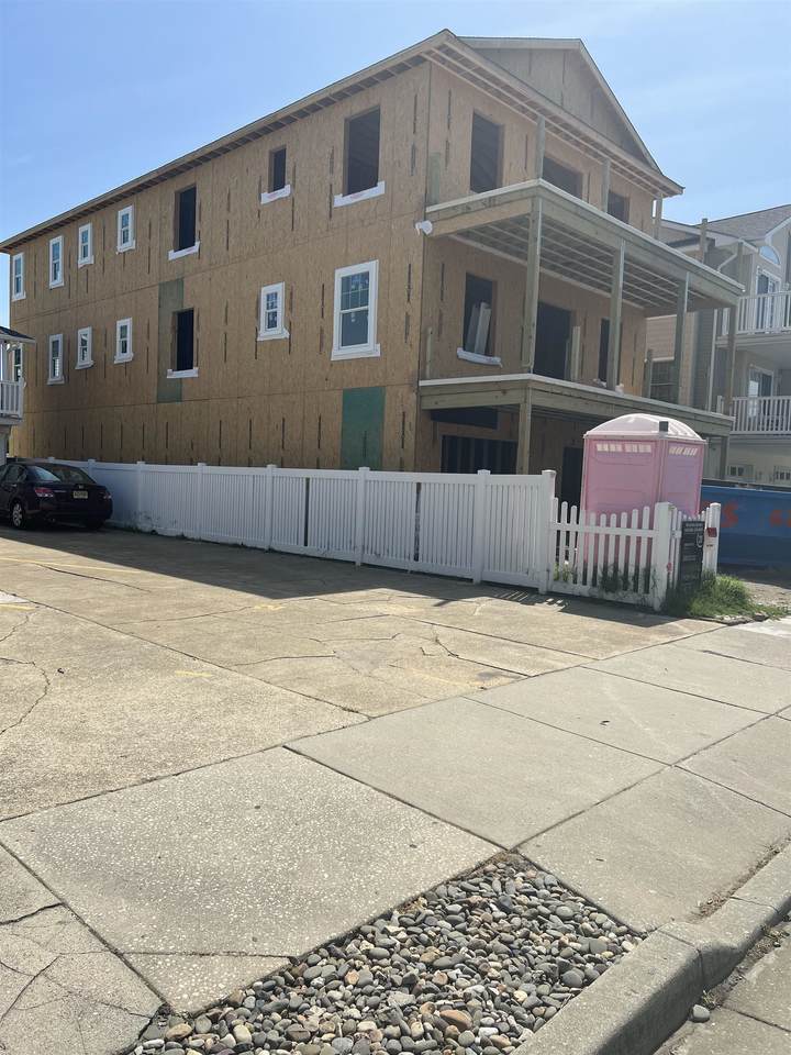 149 Hand Avenue - Photo 1