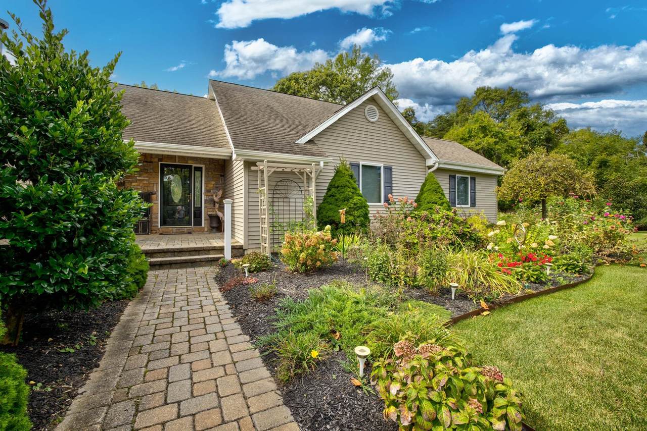 6 Monarch Court - Photo 1