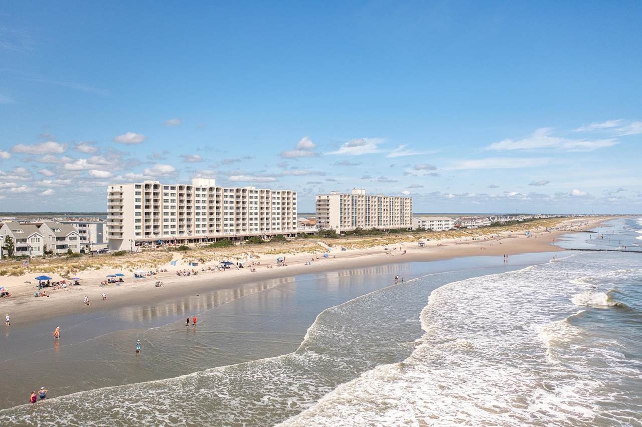 3700 Boardwalk - Photo 1