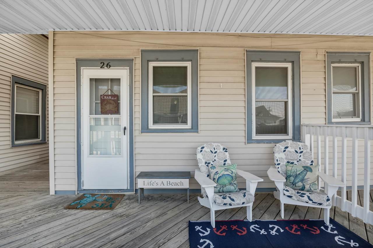 5600 Seaview Avenue - Photo 1