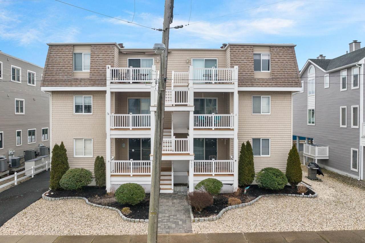 1607 Ocean Drive - Photo 1
