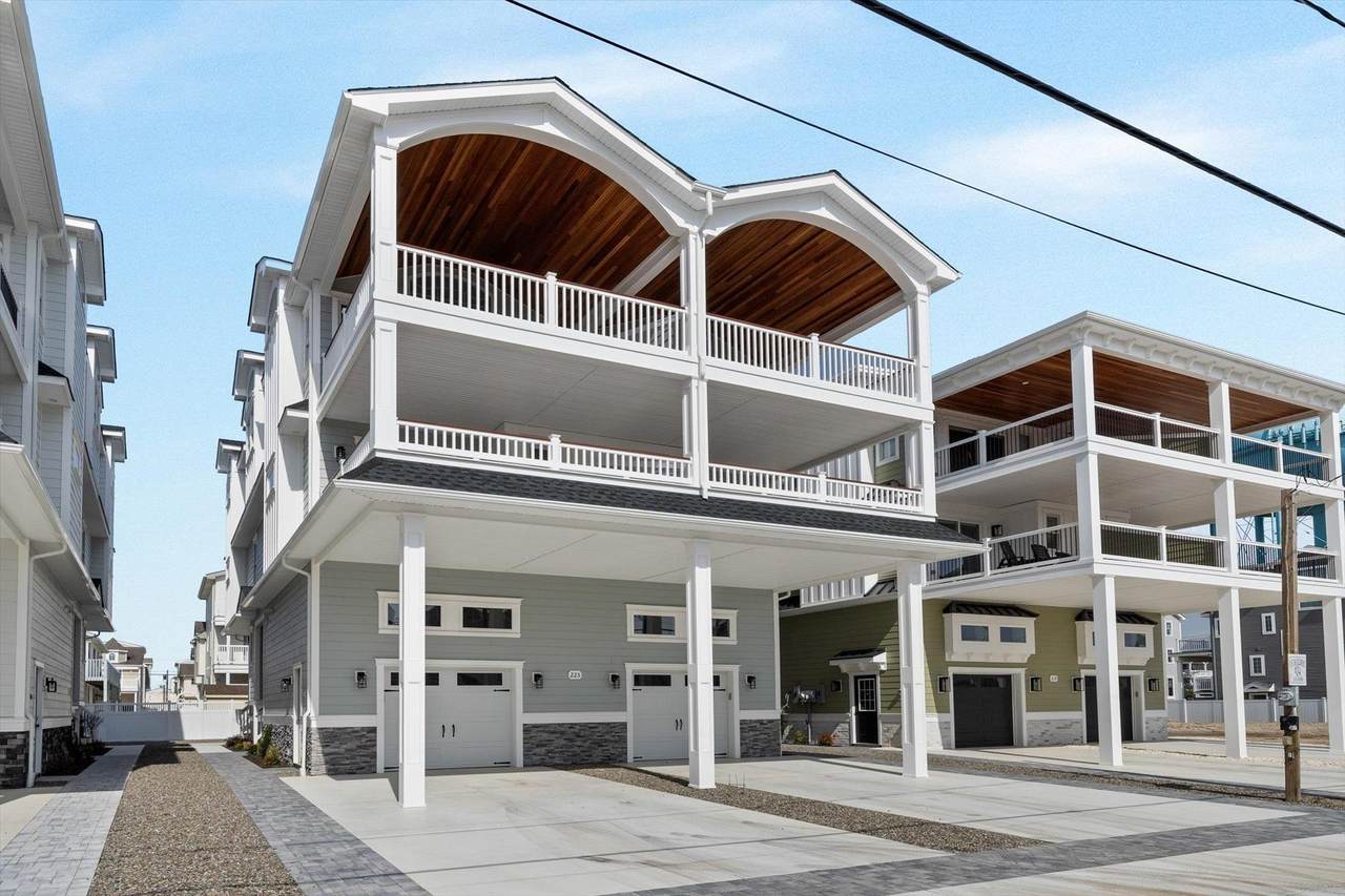 223 40th Street - Photo 1
