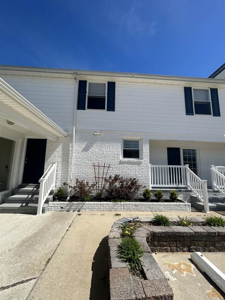 6109 Atlantic Avenue - Photo 1