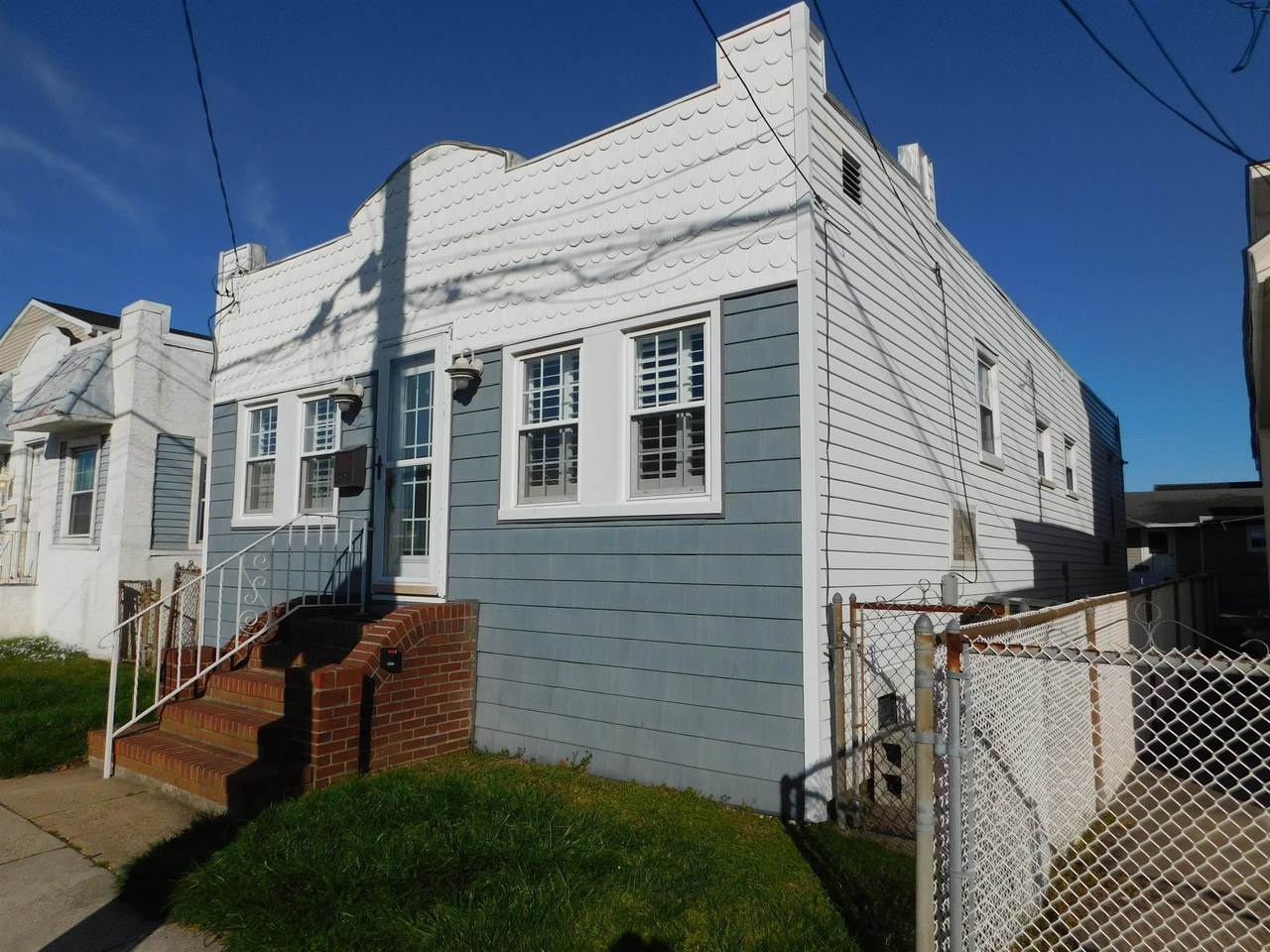 4704 Park Boulevard - Photo 1