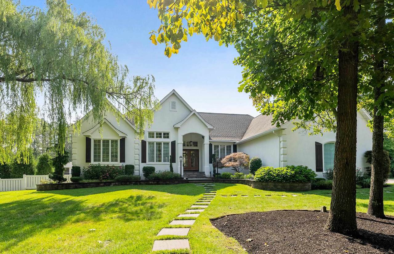4 Holly Knoll Drive - Photo 1