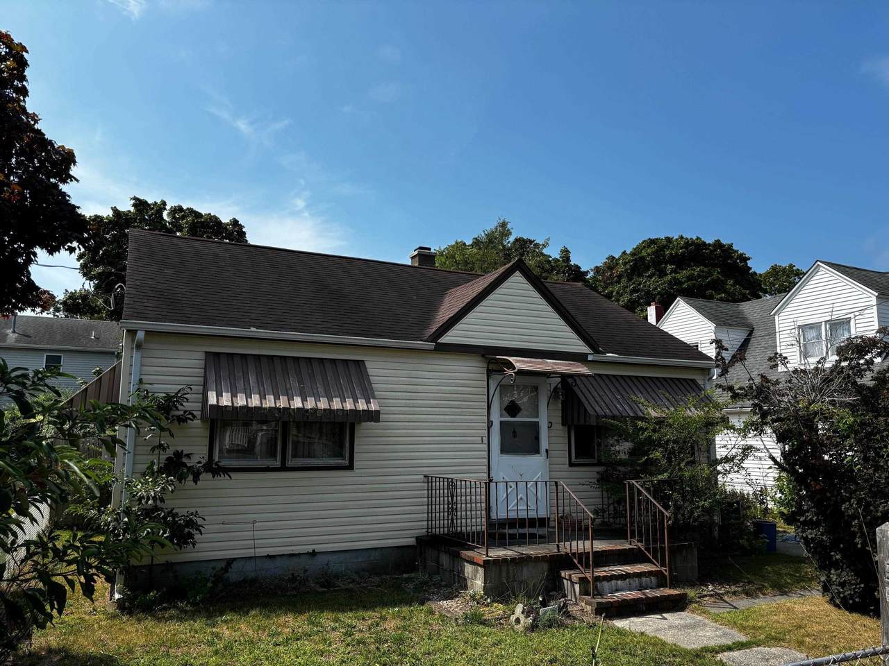 132 Bates Avenue - Photo 1