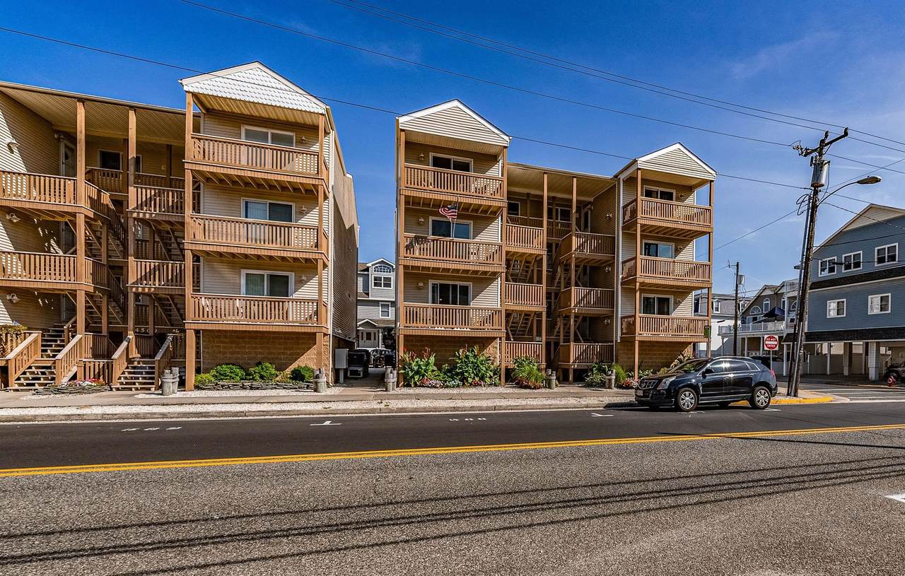 4515 Landis Avenue - Photo 1