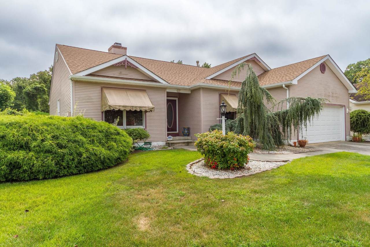 37 Canterbury Way - Photo 1