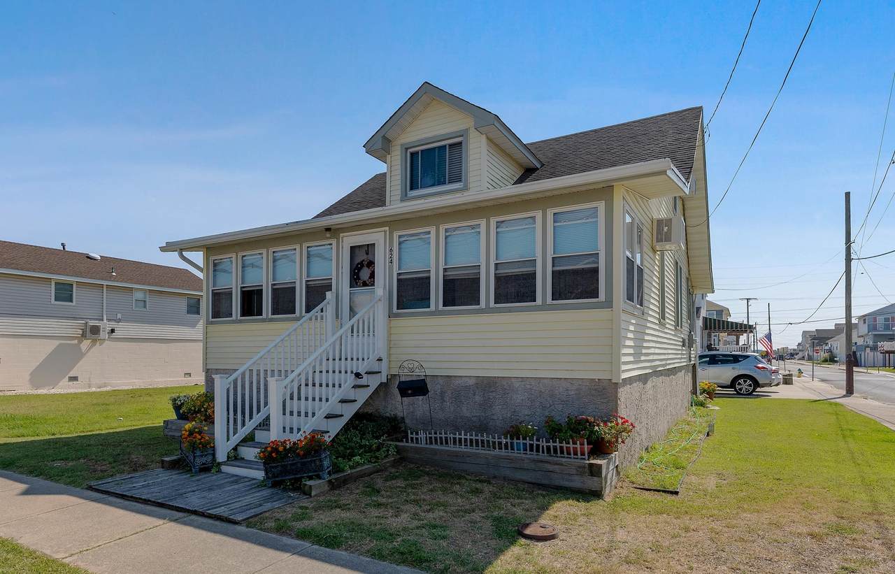 624 Glenwood Avenue - Photo 1