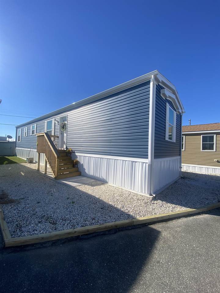 40 Bennett Avenue - Photo 1
