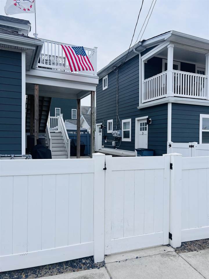 100 Poplar Avenue - Photo 1