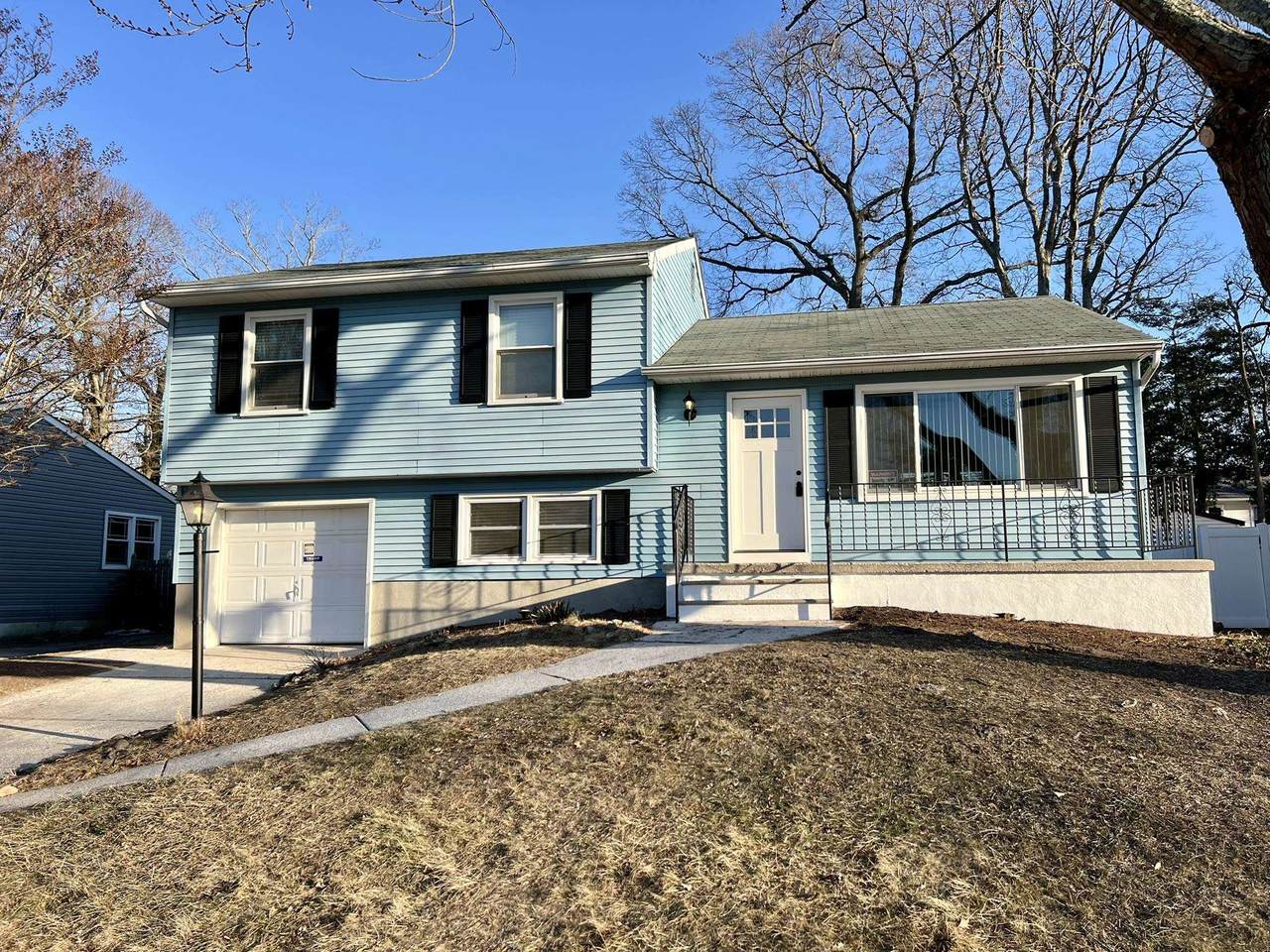 407 Croydon Drive - Photo 1