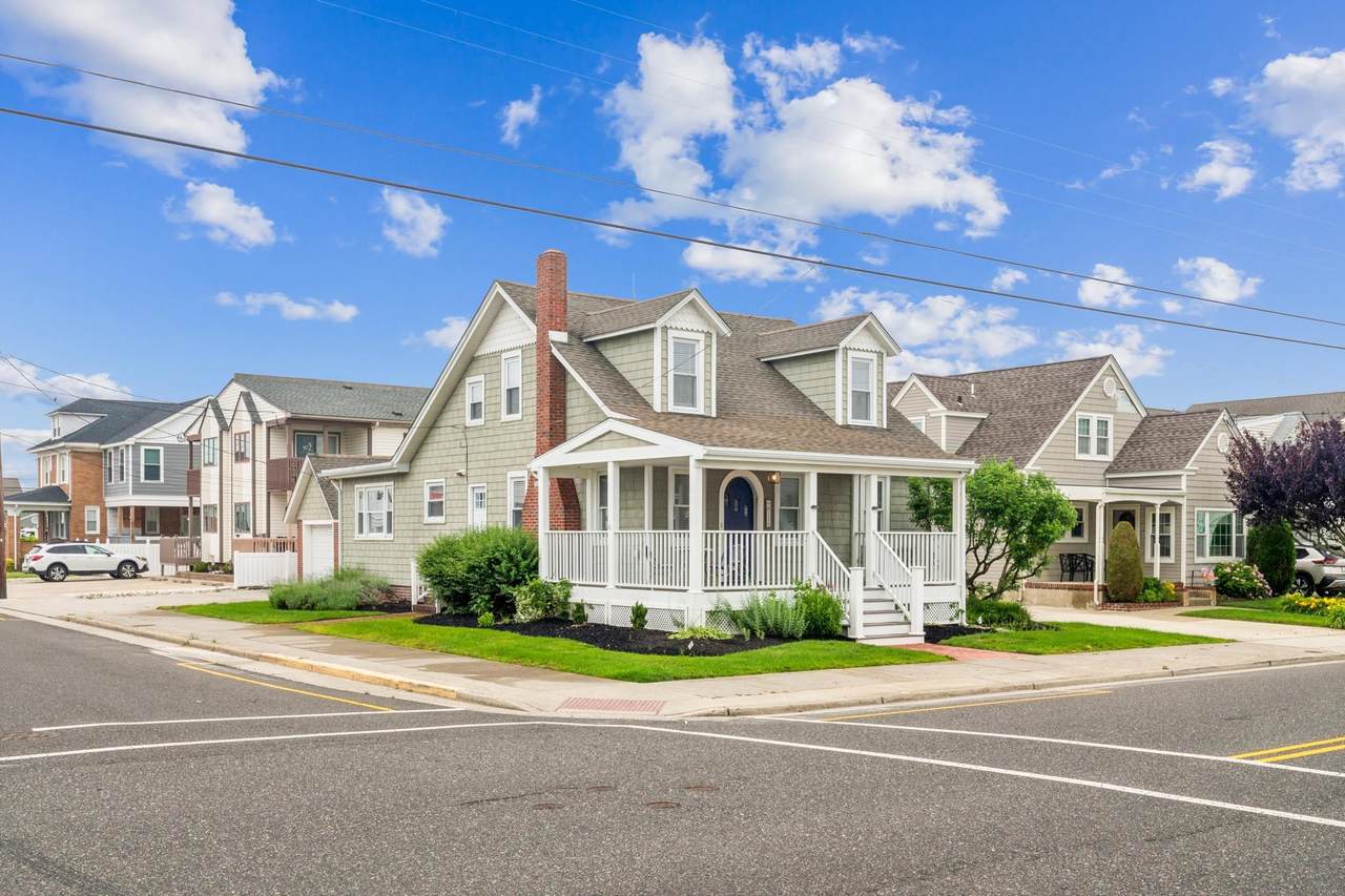 6110 Seaview Avenue - Photo 1