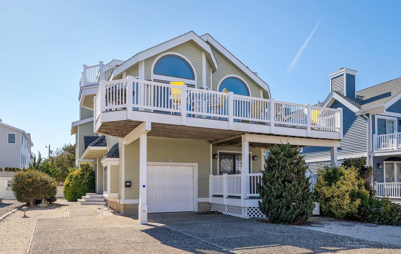 138 8th Street - Photo 1