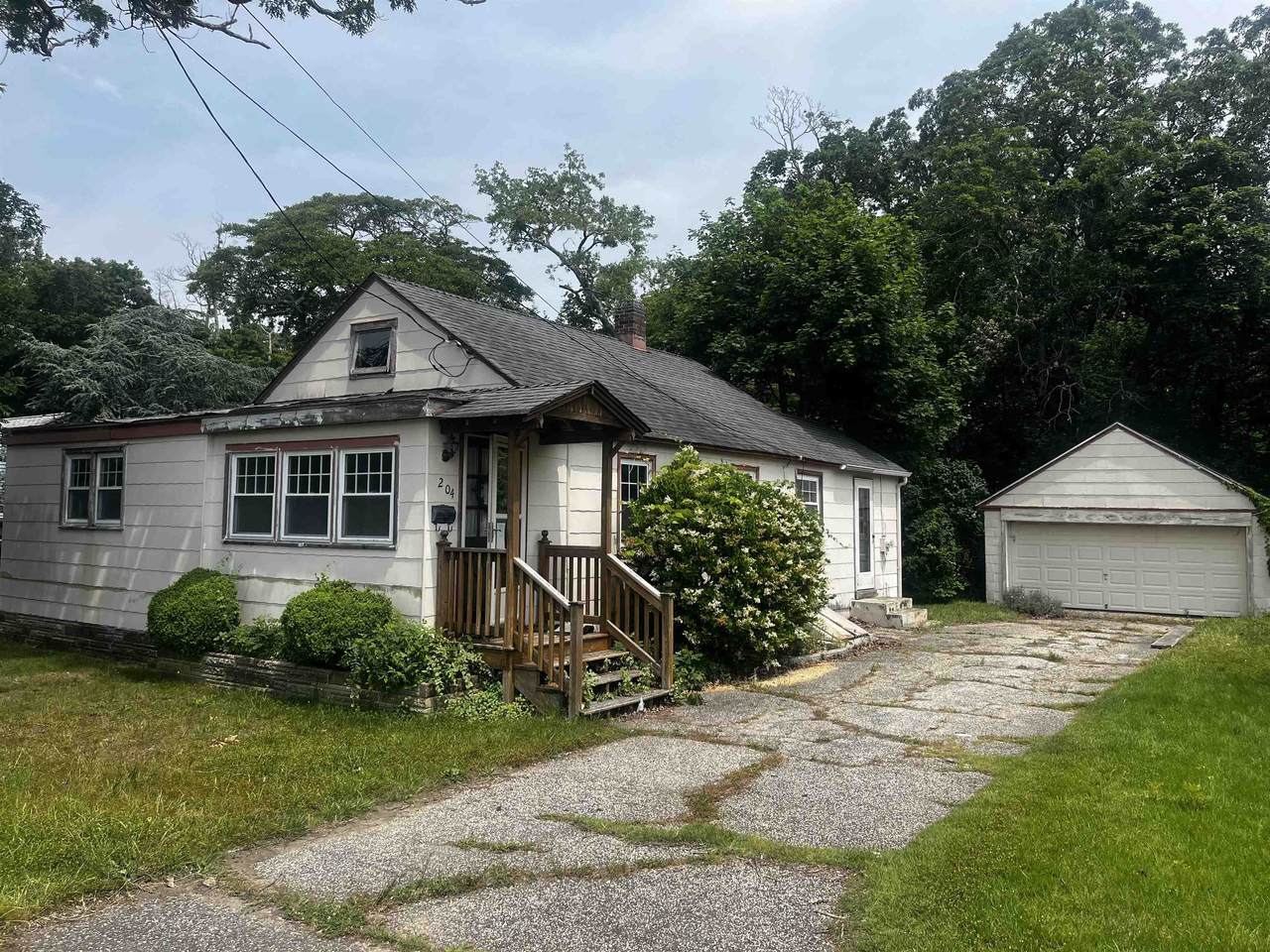 204 School House Lane - Photo 1
