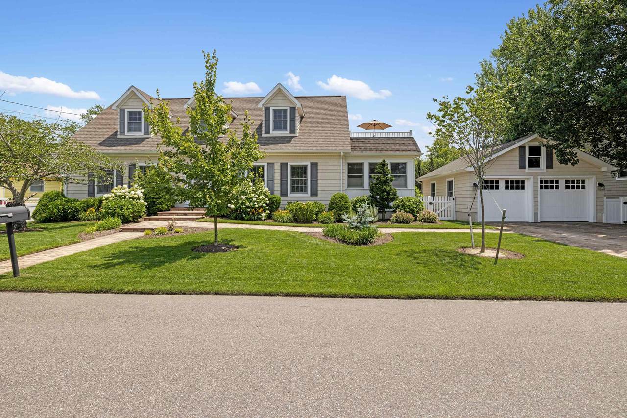 735 Maple Avenue - Photo 1