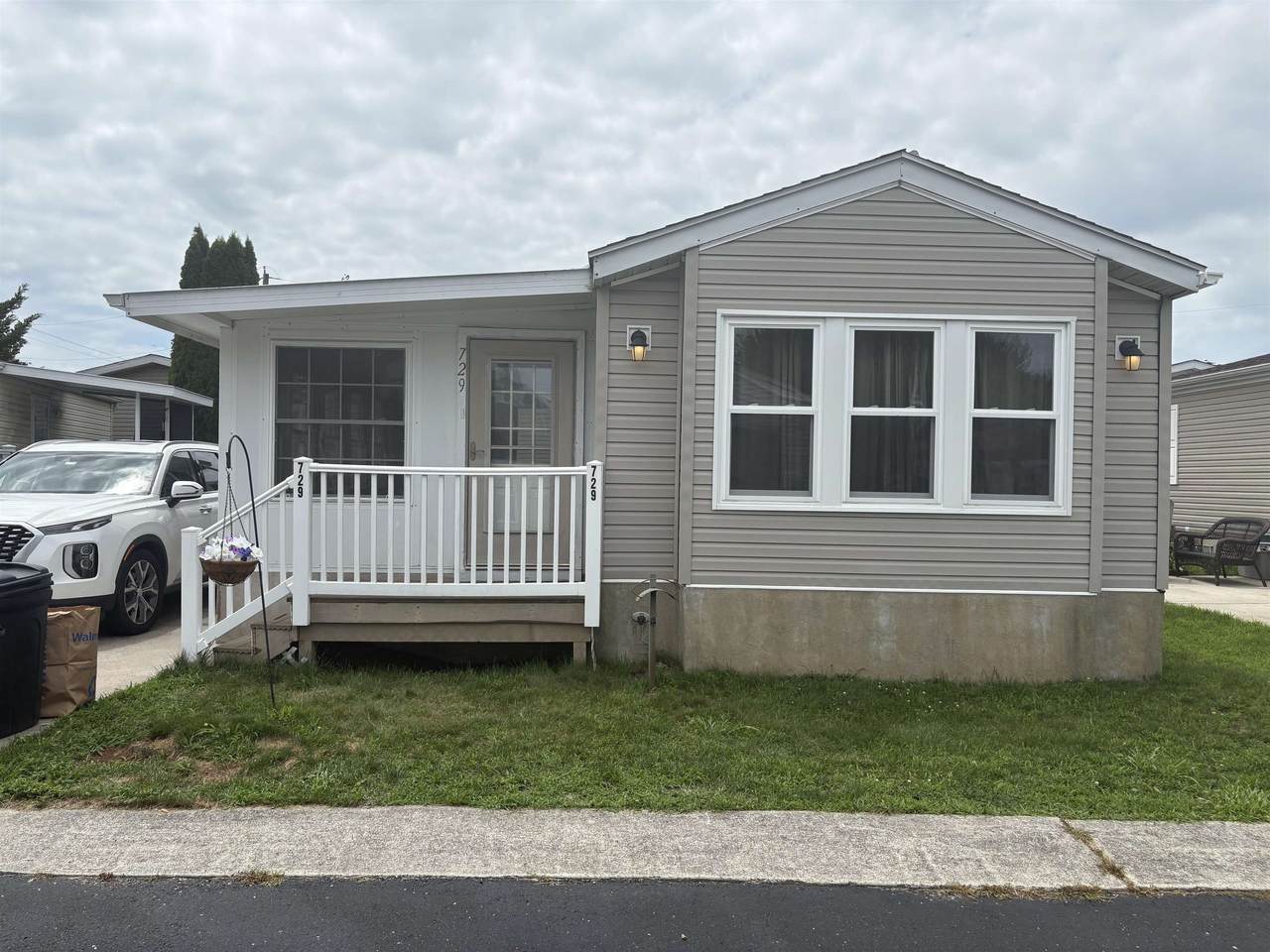 729 Seagrass Lane - Photo 1