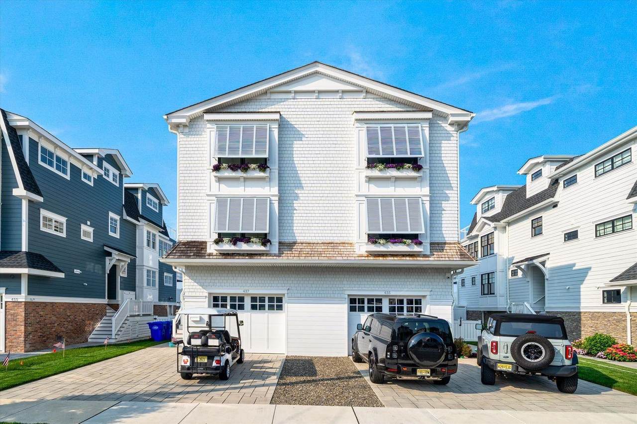 437 20th Street - Photo 1