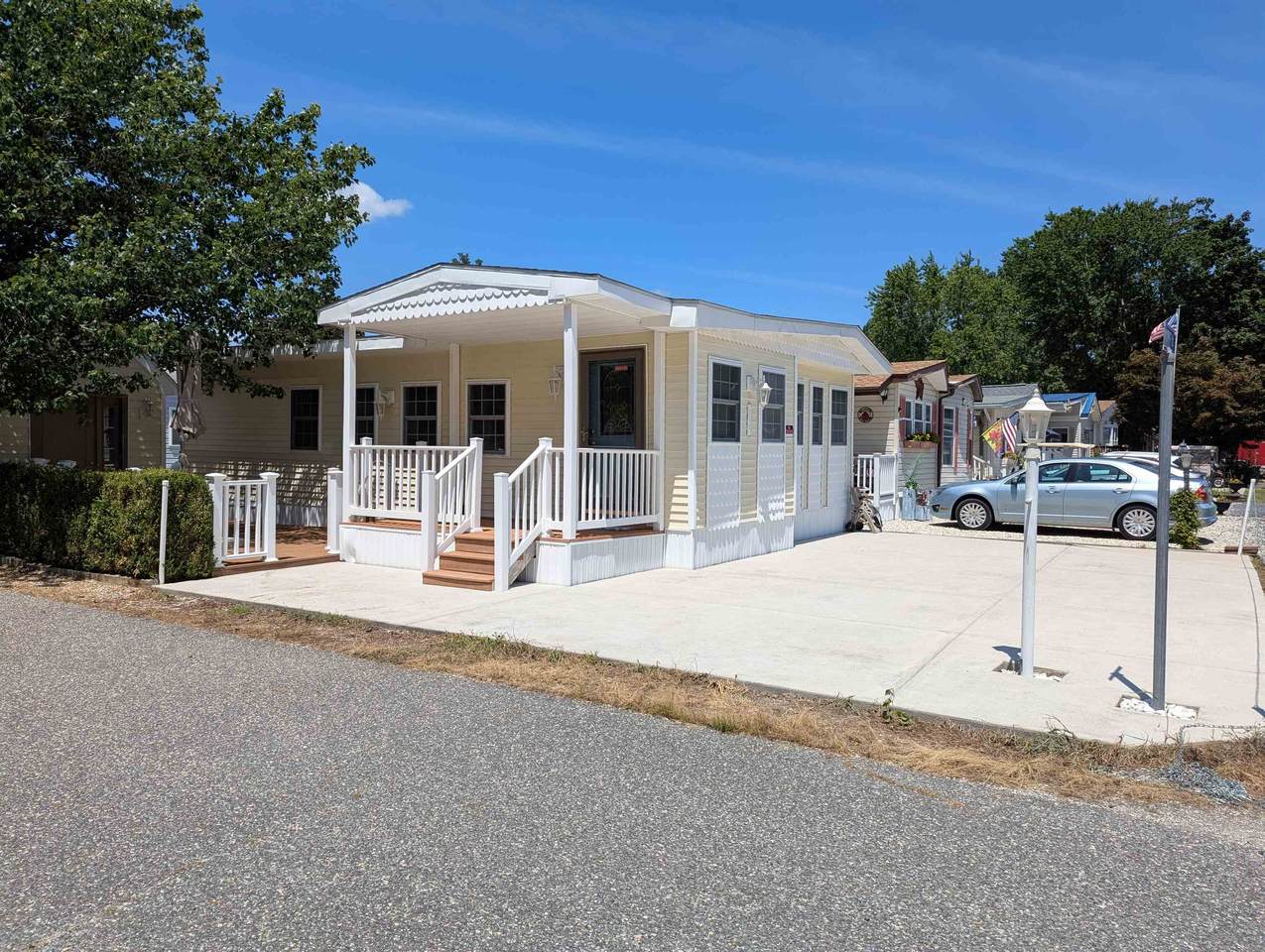 250 Maple - Photo 1