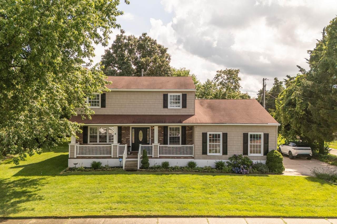 16 Hollyberry Lane - Photo 1