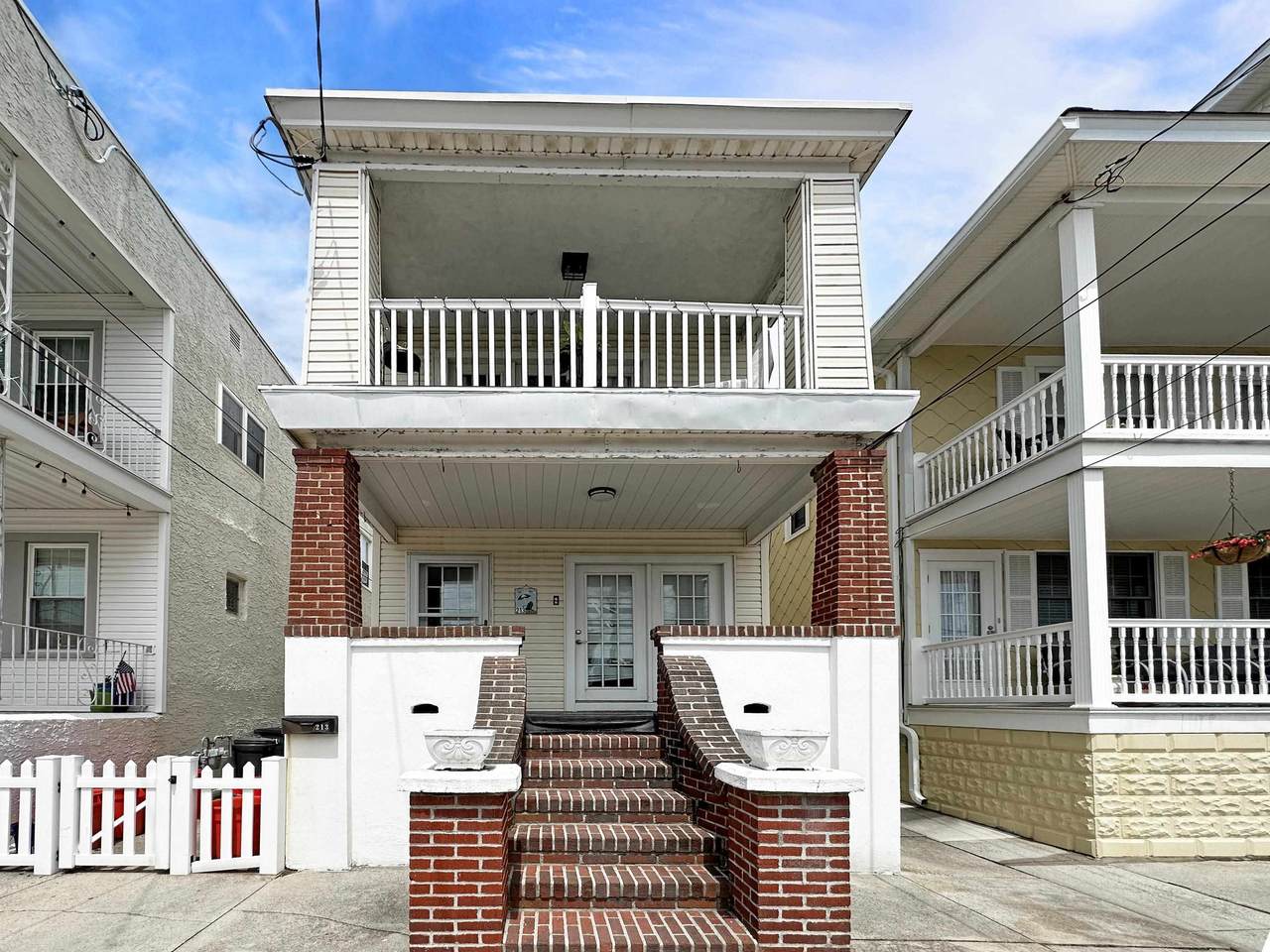 213 Heather Road - Photo 1
