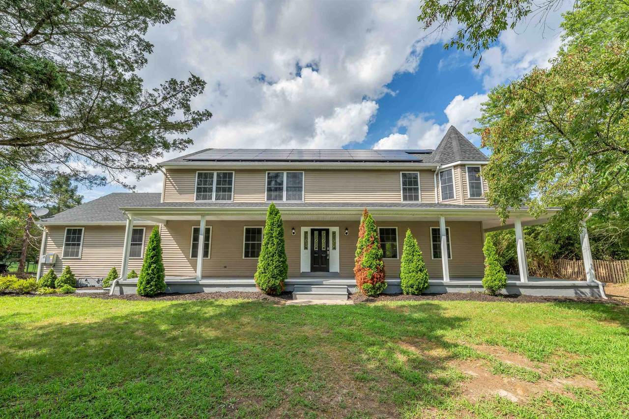 15 Elizabeth Lane - Photo 1