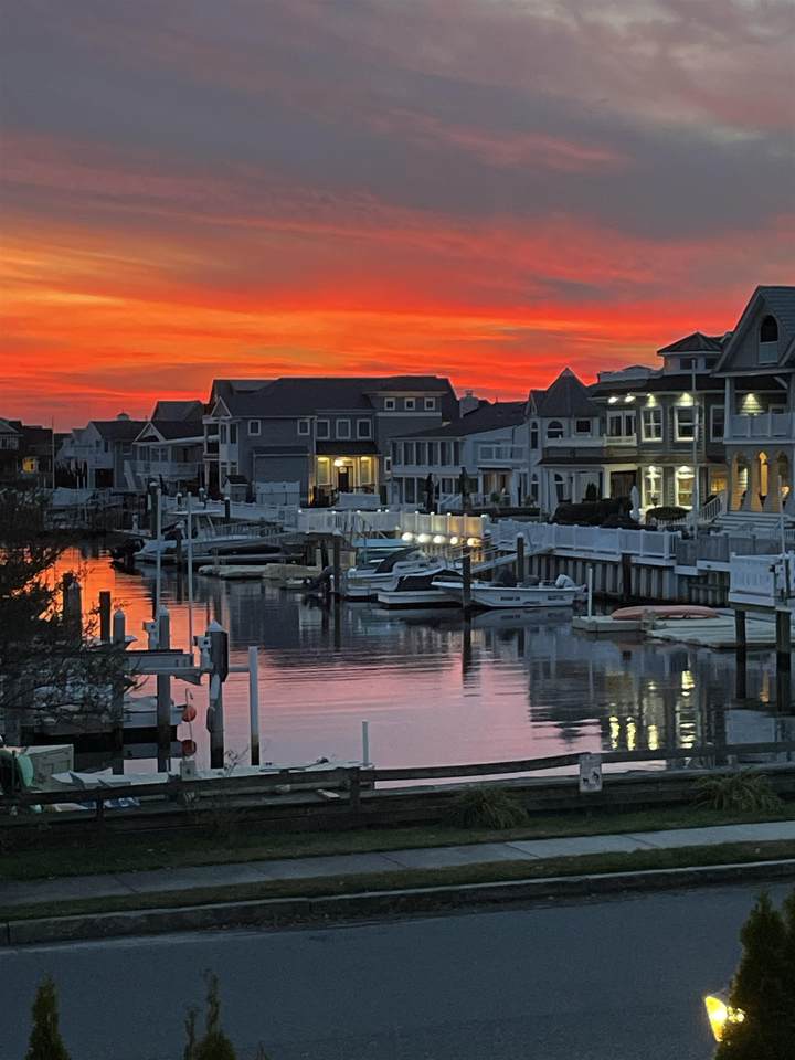 https://bt-photos.global.ssl.fastly.net/capemay/1280_boomver_1_252679-2.jpg