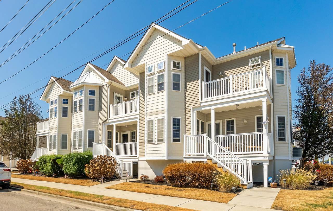 3800 Hudson Avenue - Photo 1