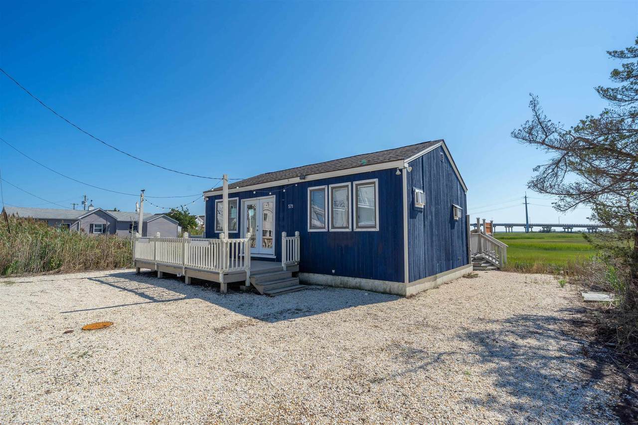 571 Avalon Boulevard - Photo 1