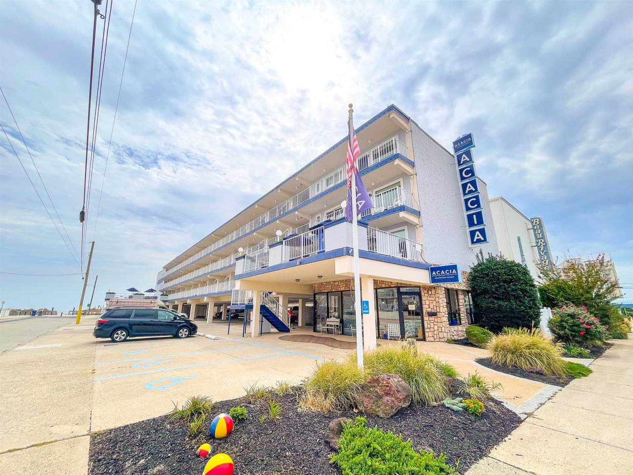 9101 Atlantic Avenue - Photo 1