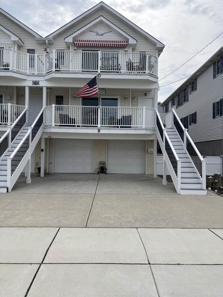 404 Burk Avenue - Photo 1