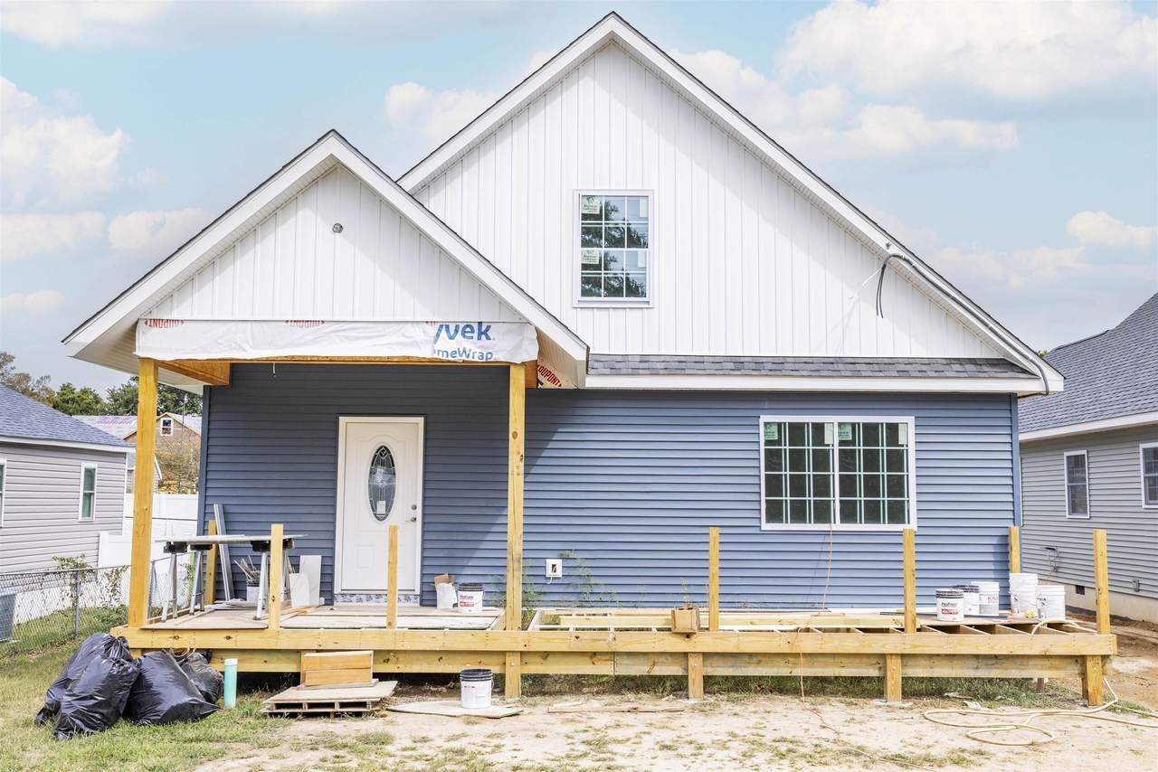 27 Cloverdale Avenue - Photo 1