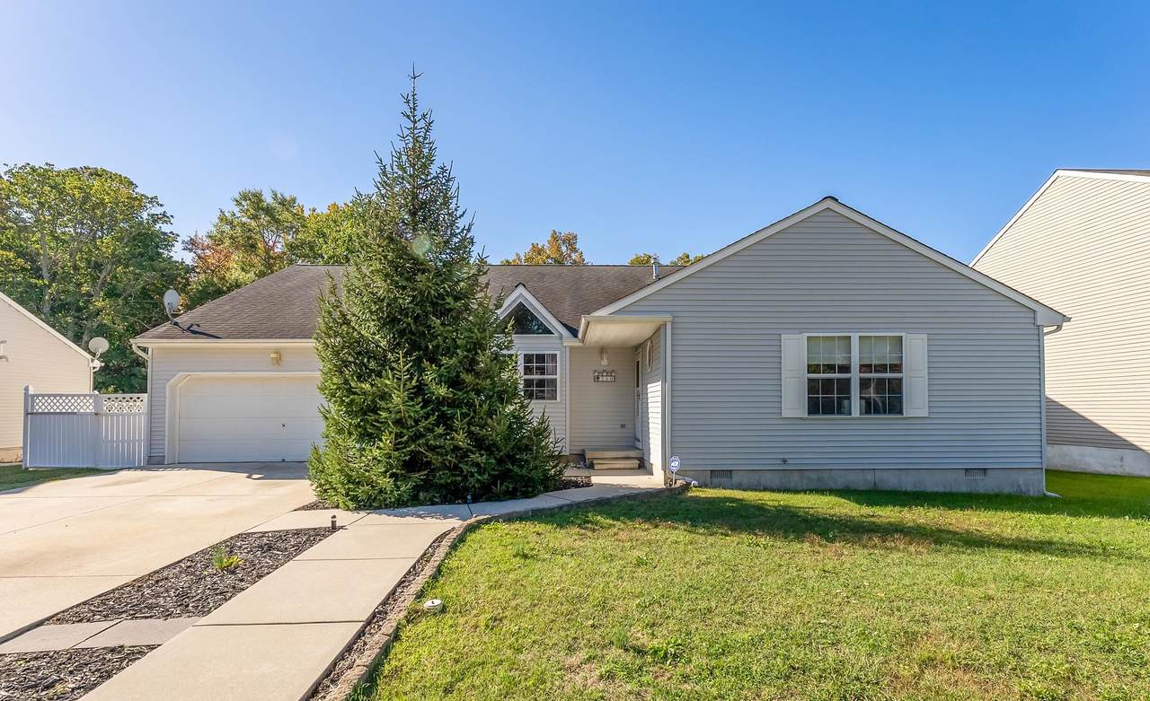 210 Pontaxit Avenue - Photo 1