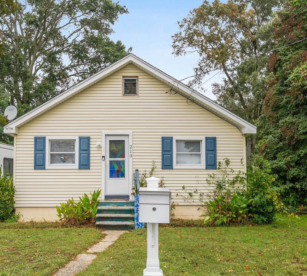 213 Langs Avenue - Photo 1