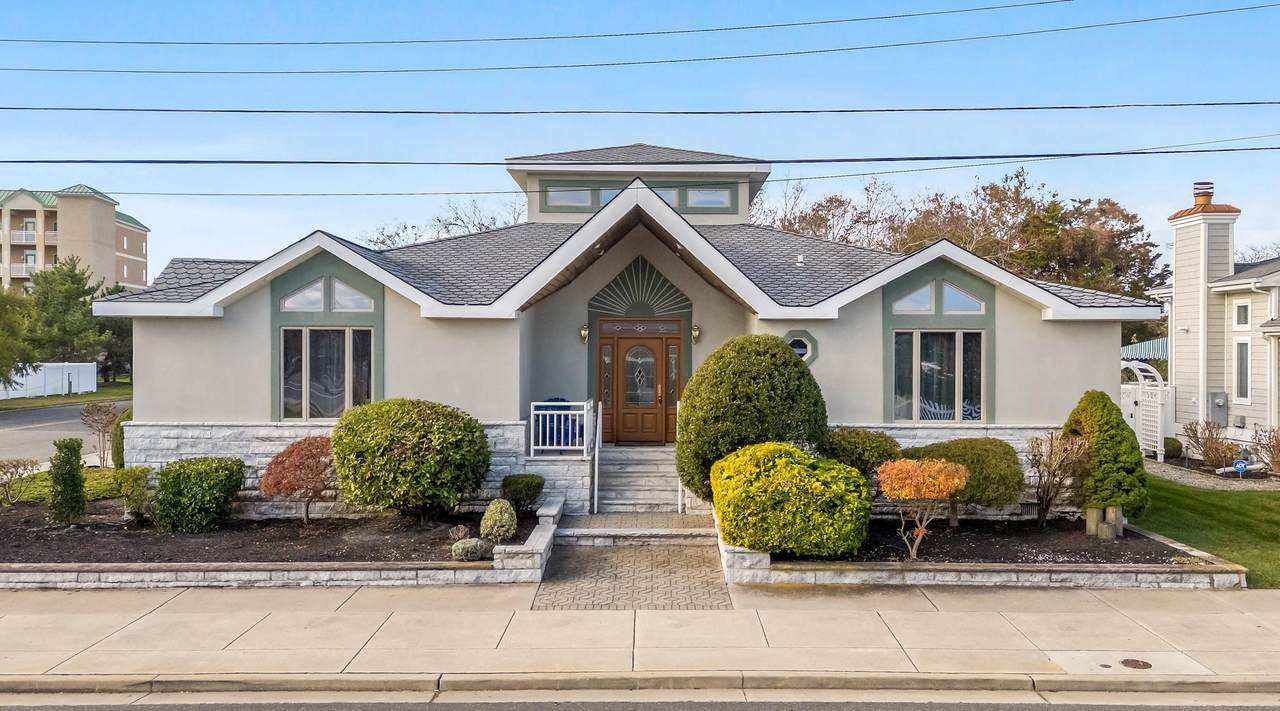 9500 Seaview Avenue - Photo 1