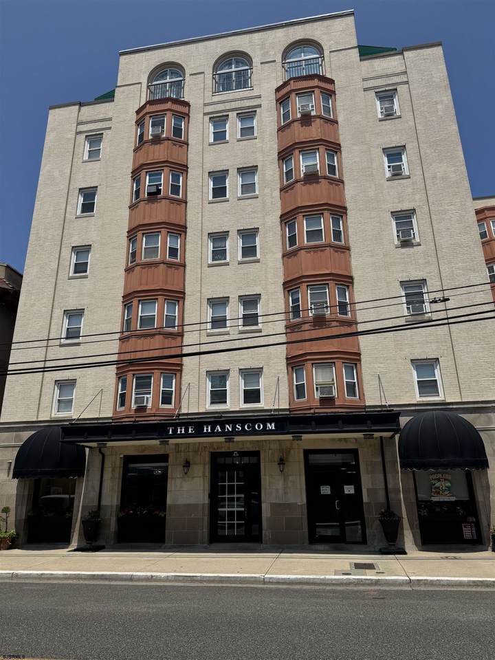 807 8th Street - Photo 1