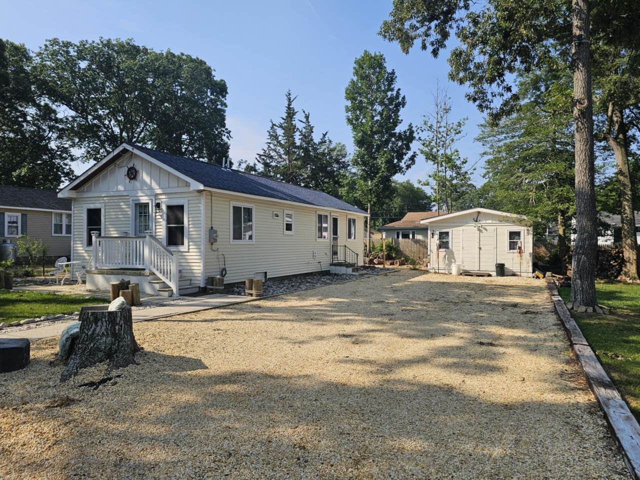 704 Tampa Avenue - Photo 1