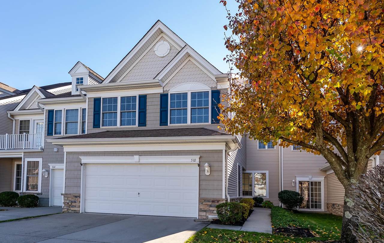 510 Hampton Court - Photo 1