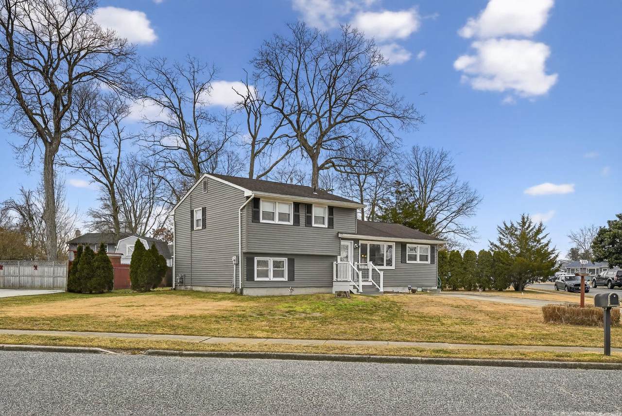 200 Willow Drive - Photo 1