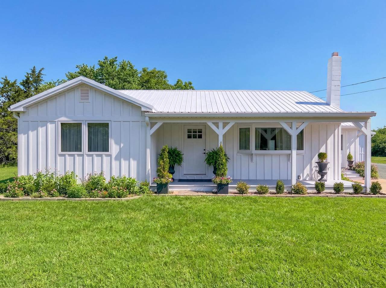 569 New England Road - Photo 1