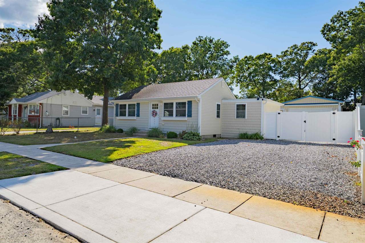 402 Whildam Avenue - Photo 1