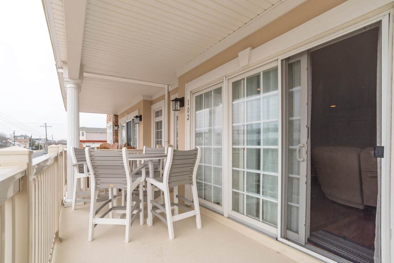 405 20th Avenue - Photo 1