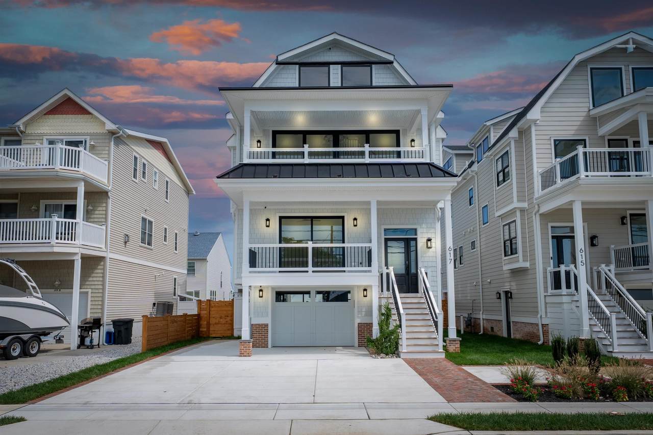 617 Spruce Avenue - Photo 1