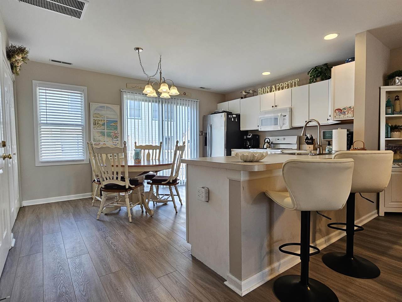 https://bt-photos.global.ssl.fastly.net/capemay/1280_boomver_1_260490-2.jpg