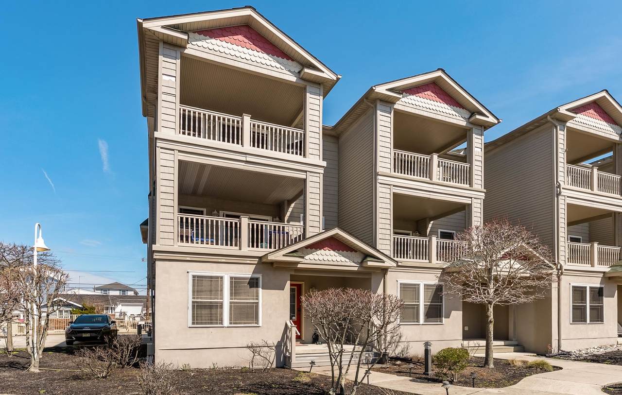 184 Oak Avenue - Photo 1
