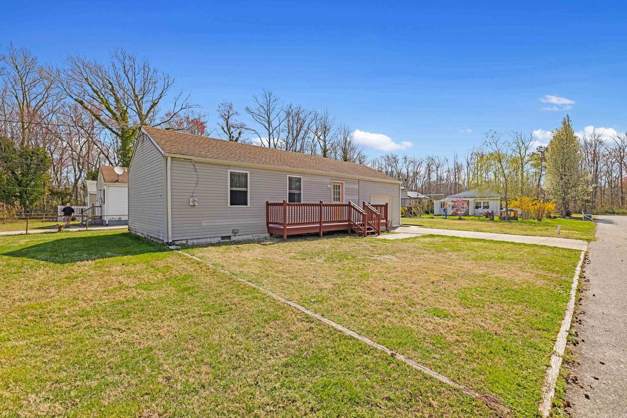 37 Susan Lane - Photo 1