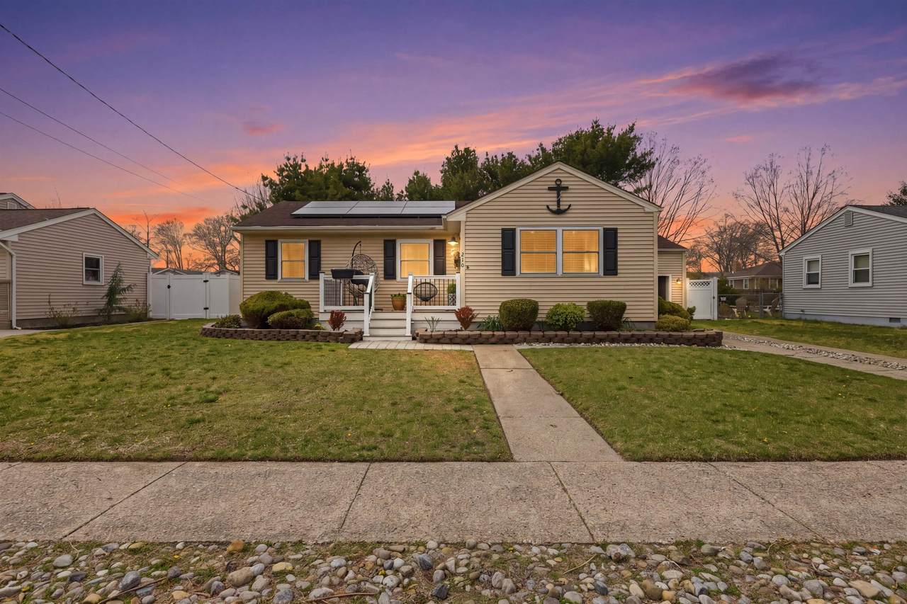 210 Ridgewood Drive - Photo 1