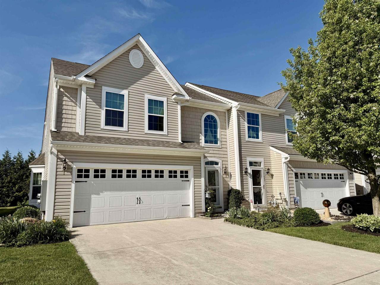 1607 Tidewater Avenue - Photo 1